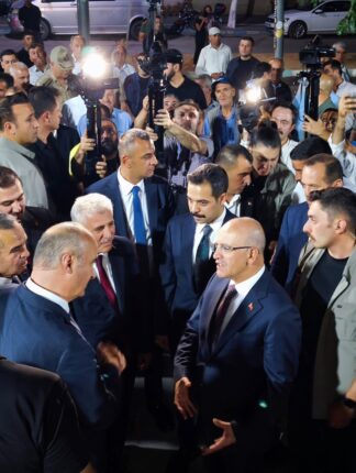 GERÇÜŞ’TE ANLAMLI BULUŞMA: BAKAN MEHMET ŞİMŞEK’TEN MEMLEKETİNE YAKIN İLGİ