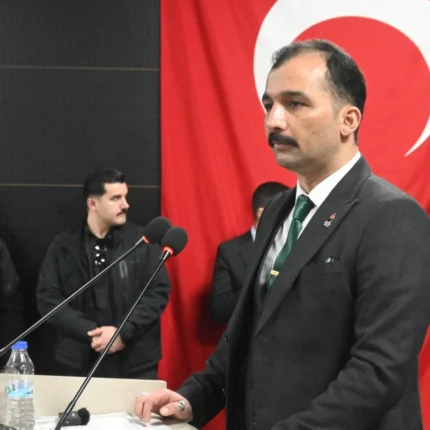 ZAFER PARTİSİ ÇAYIROVA İLÇE BAŞKANLIĞI’NDAN AZİZ İHSAN AKTAŞ DAVASI ÇIKIŞI: “ÖRGÜT YOKSA, ÖRGÜT SORUŞTURMASININ SONUÇLARI NASIL AÇIKLANACAK?”