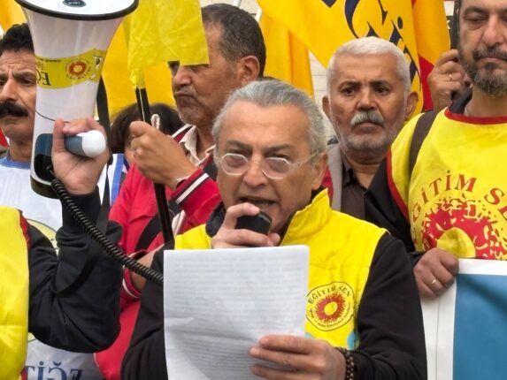 Eğitim Sen Bursa Şubesi: “Okullarda şiddeti sona erdirecek somut adımlar acilen atılmalı”