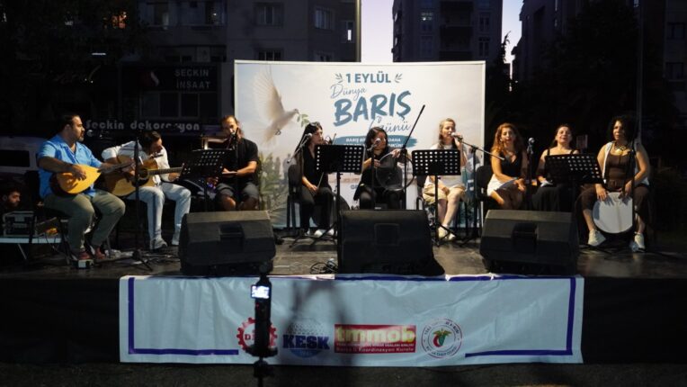 Bursa’da 1 Eylül Dünya Barış Günü buluşması: “Eşitliğin, özgürlüğün ve barışın ülkesini istiyoruz”