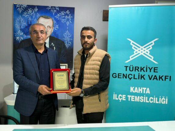Kahta’da Hizmet ve Gayretin Adı Mesut Çavuş’a Anlamlı Takdir