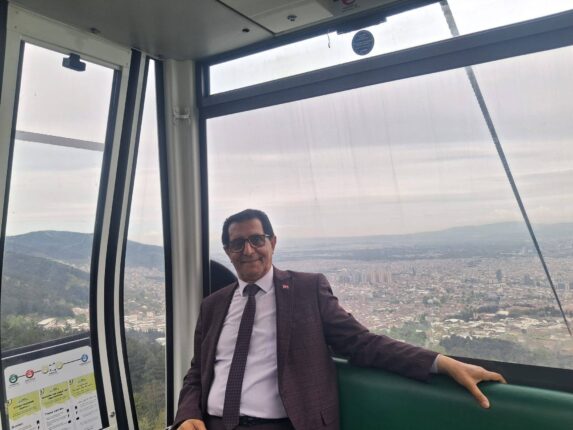 ŞEVKET BOZKURT’TAN DOMATES FİYATINA TEPKİ: “BU PARAYA RENAULT 12 TS TAKSİ ALMIŞTIM, VAY VAY VAY!”