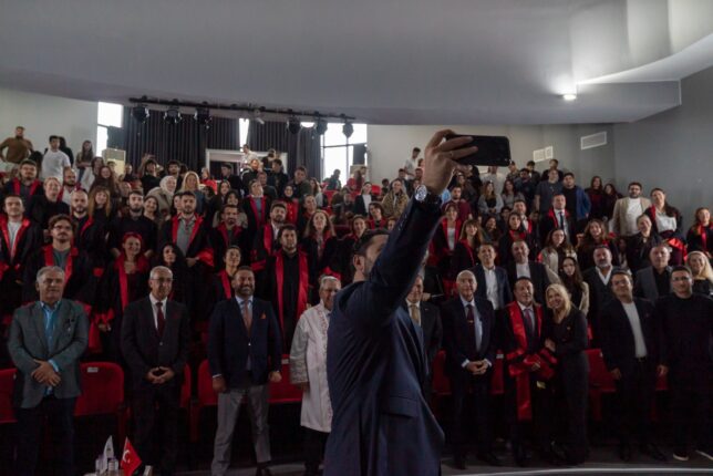 Mücahit Arınç “Gençler ülke sorunlarına daha duyarlı olmalı”