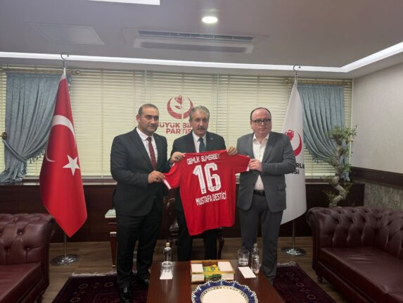 Gemlik Sümerbey Futbol Spor Kulübü Başkanı Erten Kayan’dan Destici’ye ziyaret