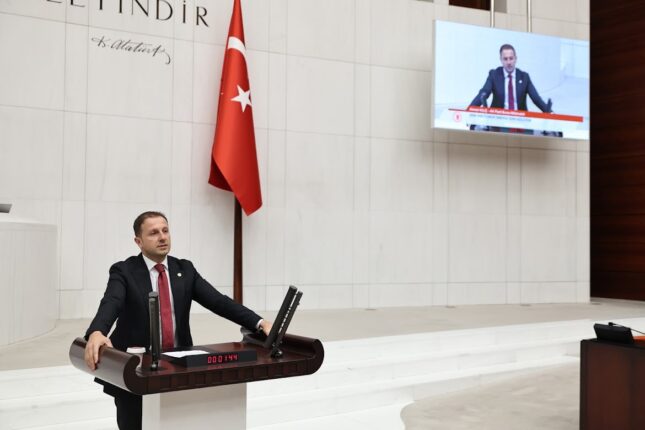 “ÖZGÜRLÜKLER İLE HUKUKİ SORUMLULUKLAR BİRBİRİNİN ALTERNATİFİ DEĞİLDİR”